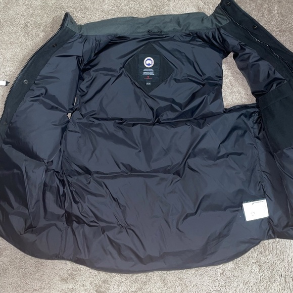 Canada Goose XXL Down Vest - Like New! - Picture 3 of 5